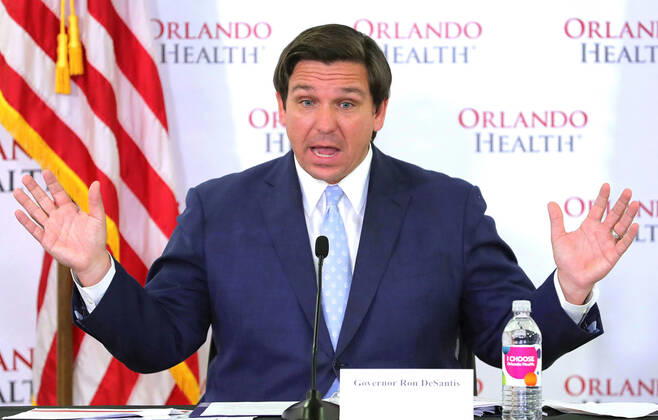 April 26, 2020, Orlando, FL, USA: Florida Gov. Ron DeSantis answers a question during a press briefing on the state s status in the coronavirus crisis, at Orlando Health s Orlando Regional Medical Center, Sunday, April 26, 2020. Orlando USA - ZUMAm67_ 20200426_zaf_m67_007 Copyright: xJoexBurbankx