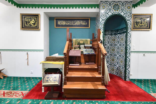 COVID-19 Coronavirus : La Mosquee de Cannes fermee au premier jour du ramadan Coronavirus in France : The Mosque of Cannes closed on the first day of Ramadan 254684 2020-04-26  Copyright: xL.Urmanx xStarfacex STAR_254684_013