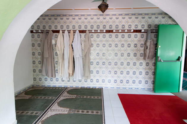 COVID-19 Coronavirus : La Mosquee de Cannes fermee au premier jour du ramadan Coronavirus in France : The Mosque of Cannes closed on the first day of Ramadan 254684 2020-04-26  Copyright: xL.Urmanx xStarfacex STAR_254684_014