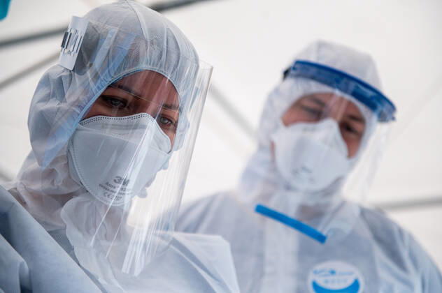 April 27, 2020, Gdansk, Poland: Medic seen during her work at the covid-19 drive thru in Gdansk. .The covid-19 drive thru testing center was opened in Gdansk on April 27. Tests are taken after prior registration. Patients without getting out of the car may be tested for coronavirus. Gdansk Poland - ZUMAs227 20200427_zip_s227_008 Copyright: xMateuszxSlodkowskix