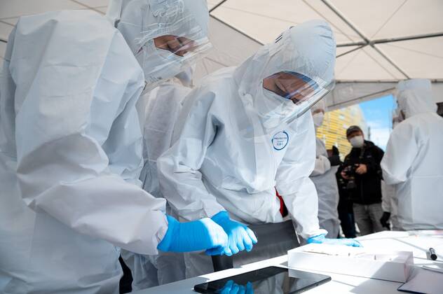Drive & Go-Thru mobile tent for testing for the coronavirus at the Energa Arena in Gdansk Drive & Go-Thru mobile tent for testing for the coronavirus at the Energa Arena on April 27, 2020 in Gdansk, Poland EN_01426457_0023