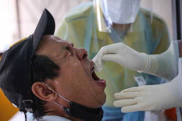 April 27, 2020, Bangkok, Thailand: A medical health worker at Mongkutwattana General Hospital wears a protective gear as a precaution while screening a patient suspected to be infected with the covid-19 Coronavirus during lab examination..Coronavirus disease (COVID-19) is an infectious disease caused by a newly discovered coronavirus. the virus that causes COVID-19 is mainly transmitted through droplets generated when an infected person coughs, sneezes, or exhales, these droplets are too heavy to hang in the air, and quickly fall on floors or surfaces. Bangkok Thailand - ZUMAs197 20200427_zaa_s197_019 Copyright: xPrawetxPuengsawangpholx