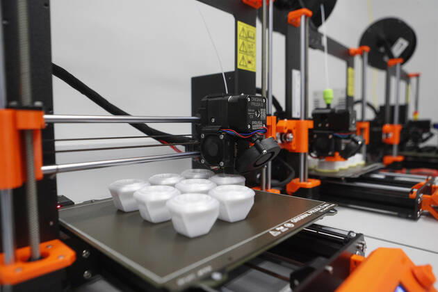 Production of face shields and face masks with 3D printer in Rzeszow Production of face shields and face masks with 3D printer in one of the public schools on April 27, 2020 in Rzeszow, Poland EN_01426474_0010 