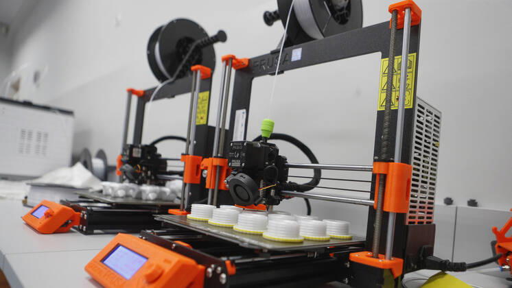 Production of face shields and face masks with 3D printer in Rzeszow Production of face shields and face masks with 3D printer in one of the public schools on April 27, 2020 in Rzeszow, Poland EN_01426474_0015