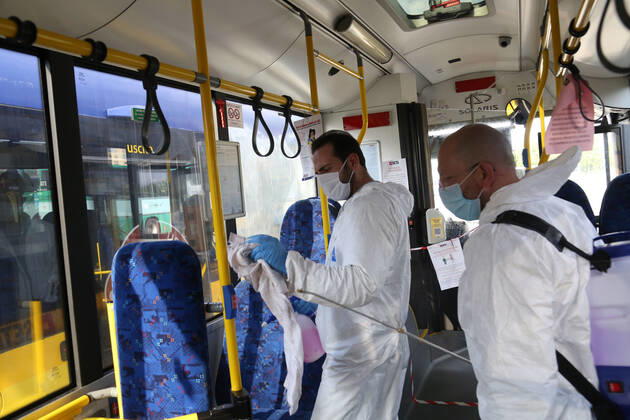 Modena. Operatori della Seta, the municipality of the city for urban transport, sanitize a bus at the end of the daily shift to counter the spread of Coronavirus (ROBERTO BRANCOLINI Fotogramma, Modena - 2020-04-27) p.s. la foto e utilizzabile nel rispetto del contesto in cui e stata scattata, e senza intento diffamatorio del decoro delle persone rappresentate  Copyright: xROBERTOxBRANCOLINIx xFOTOGRAMMAx