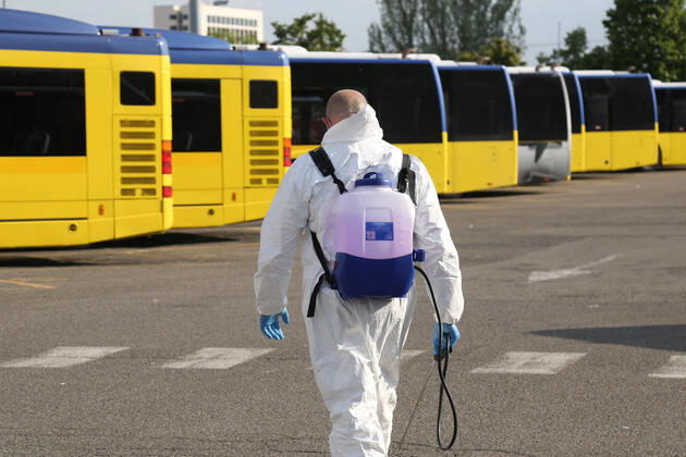 Modena. Operatori della Seta, the municipality of the city for urban transport, sanitize a bus at the end of the daily shift to counter the spread of Coronavirus (ROBERTO BRANCOLINI Fotogramma, Modena - 2020-04-27) p.s. la foto e utilizzabile nel rispetto del contesto in cui e stata scattata, e senza intento diffamatorio del decoro delle persone rappresentate  Copyright: xROBERTOxBRANCOLINIx xFOTOGRAMMAx