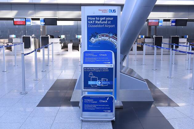 Coronavirus - Flughafen Düsseldorf 27.04.2020, Nordrhein-Westfalen, Düsseldorf: Menschenleere Abflughalle des Düsseldorfer Flughafens.