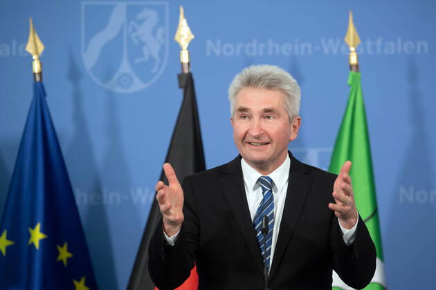 Andreas Pinkwart (FDP), Wirtschaftsminister von Nordrhein-Westfalen, spricht während einer Pressekonferenz. Die Landesregierung berichtet die aktuelle Lage und die Maßnahmen der Landesregierung im Rahmen der Corona-Pandemie.