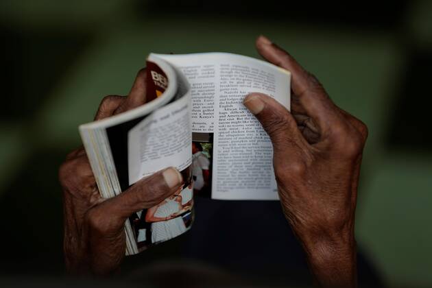 An older adult reads a book at the Bolivar Home asylum, in Panama City, Panama, 27 April 2020. Panama with 165 deaths and 5,779 infections by COVID-19 has not registered, until now, any case in nursing homes. Uncommon fact compared to other countries in the world where the coronavirus has claimed the lives of thousands of older people. In the Bolivar Home, run by nuns, there are 109 older adults who meet the indefinite quarantine decreed by the Government of Panama on March 25, as one of the measures of social distancing to contain the spread of the virus. None of them wear a mask, only the nurses and caregivers of the residence, who, dressed in blue and white uniforms and hair tied up at the nape of the neck, go to their jobs every day. Nursing homes in Panama, free of the deadly COVID-19 !ACHTUNG: NUR REDAKTIONELLE NUTZUNG!  Copyright: xBienvenidoxVelascox AME6094 20200428-637236312703964583