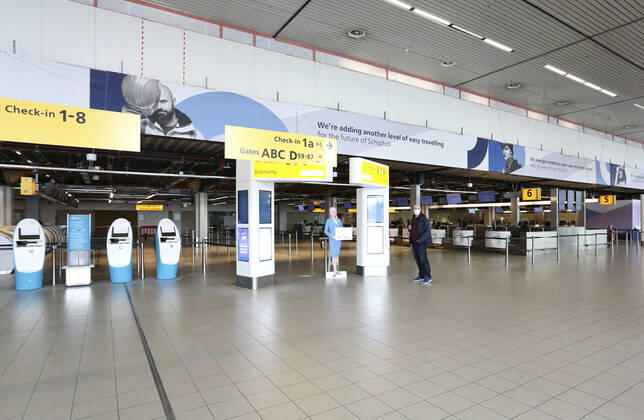 28-04-2020 Amsterdam Airport Schiphol in the Netherlands is virtually empty and abandoned as a result of the corona virus (c) PPE Beijersbergen Amsterdam The Netherlands  Copyright: xPPEx