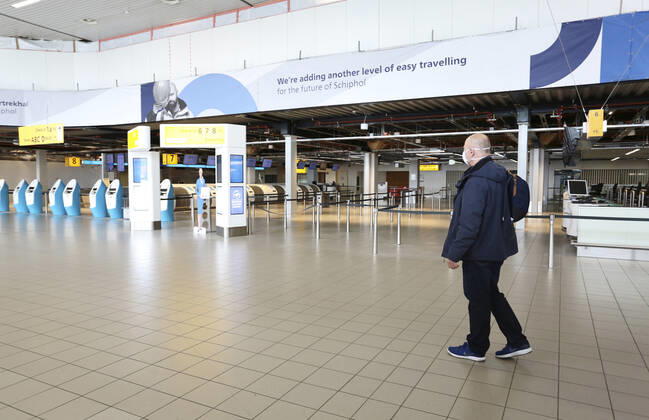 28-04-2020 Amsterdam Airport Schiphol in the Netherlands is virtually empty and abandoned as a result of the corona virus (c) PPE Beijersbergen Amsterdam The Netherlands  Copyright: xPPEx