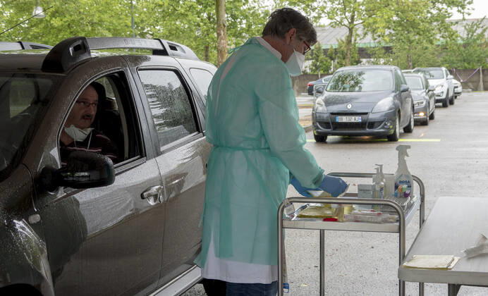 la Ville de Saint Priest a ouvert son drive test COVID19 - Lyon Saint Priest NEWS : Ouverture d un drive test Covid 19 - Crise sanitaire mondiale et pandemie de coronavirus Covid19 - Lyon Saint Priest - 28 04 2020 SandrineThesillat Panoramic