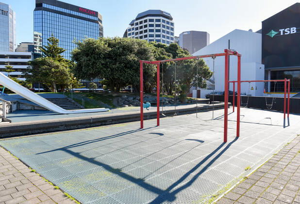(200428) -- WELLINGTON, April 28, 2020 -- Photo taken on April 28, 2020 shows an empty public park in downtown Wellington, New Zealand. New Zealand moved from Alert Level 4 to Alert Level 3 on Tuesday and will stay for at least two weeks at Level 3 before a further review and Alert Level decision on May 11. ) NEW ZEALAND-WELLINGTON-COVID-19-ALERT LEVEL GuoxLei 