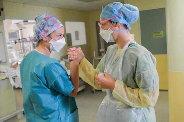 Coronavirus en France: reportage au sein de l Hôpital Sainte Camille. Inside Sainte Camille Hospital. 36 h en immersion a l Hopital Sainte Camille de Bry sur Marne - Service de reanimation de l hopital 254760 2020-04-23 France  Copyright: xFranckxCastel MPPx STAR_254760_051