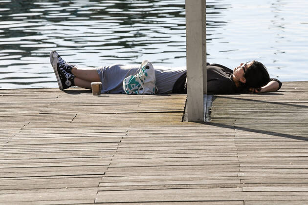 NEWS : Covid 19 Coronavirus en Espagne - Barcelone - 02 05 2020 Des sportifs et des seniors descendent dans la rue pour la premiere fois apres 48 jours de confinement NEWS : Covid 19 Coronavirus en Espagne - Barcelone - 02 05 2020 PacoLargo Panoramic