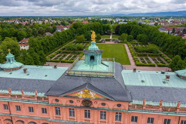 Luftbild_Rastatt am 04.05.2020 in Rastatt (Innenstadt), Germany Das Residenzschloss Rastatt. Rastatt Innenstadt Baden-Württemberg Germany