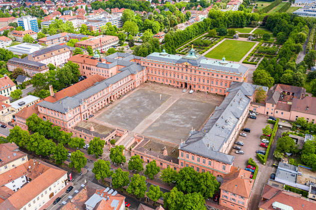 Luftbild_Rastatt am 04.05.2020 in Rastatt (Innenstadt), Germany Das Residenzschloss Rastatt. Rastatt Innenstadt Baden-Württemberg Germany