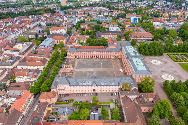 Luftbild_Rastatt am 04.05.2020 in Rastatt (Innenstadt), Germany Das Residenzschloss Rastatt. Rastatt Innenstadt Baden-Württemberg Germany
