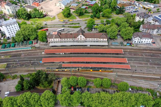 Luftbild_Rastatt am 04.05.2020 in Rastatt (Innenstadt), Germany Der Bahnhof in Rastatt. Rastatt Innenstadt Baden-Württemberg Germany