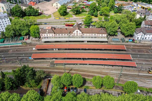 Luftbild_Rastatt am 04.05.2020 in Rastatt (Innenstadt), Germany Der Bahnhof in Rastatt. Rastatt Innenstadt Baden-Württemberg Germany