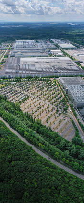 Luftbild_Rastatt am 04.05.2020 in Rastatt (Innenstadt), Germany Blick über das Mercedes Benz Werk in Rastatt. Rastatt Innenstadt Baden-Württemberg Germany