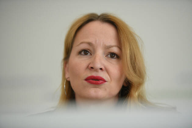 Saarlands Bildungsministerin Christine Streichert-Clivot (SPD) informiert in der Saarbrücker Staatskanzlei am Dienstag (5.5.2020) die Landespressekonferenz über den Neustart der Schulen in der Corona-Krise.
