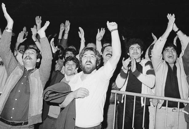 Tuerkisches Musikfestival Dortmund, DEU - 20.04.1984 - Tuerken bejubeln tuerkische Musikstars beim Tuerkischen Musikfestival. Dortmund Germany