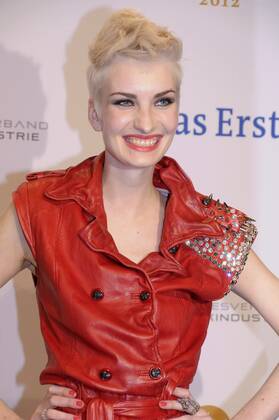 105 Anika Scheibe (Das Perfekte Model) zu Gast beim ECHO 2012, Musik, MusikPreis, Roter Teppich, Berlin Deutschland, Germany Copyright: xBriganiArt Sarix 00273168_00273168