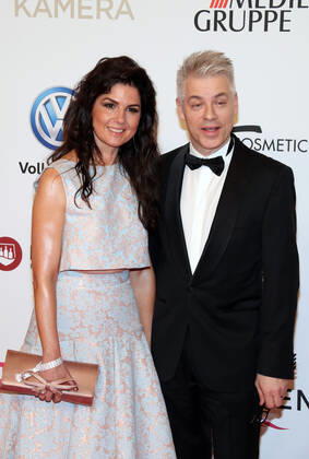 15 Michael Mittermeier und Ehefrau Gudrun bei der Verleihung der Goldenen Kamera 2019 im Flughafen Tempelhof am 30.2.2019 in Berlin. Berlin Deutschland, Germany Copyright: xPOP-EYE Buggex 10110475_goldkamera_zwei143