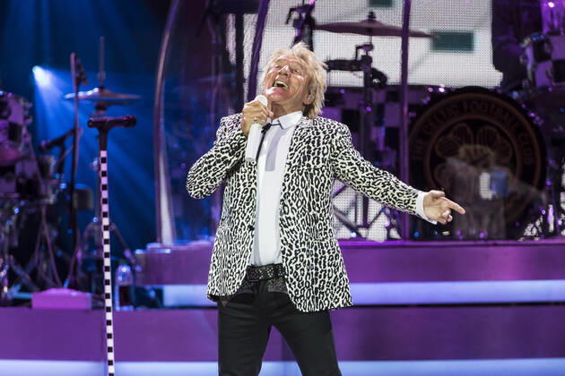 19 Konzert: Rod Stewart, Saenger Rod Stewart auf The Hits Tour live in der Berliner Mercedes-Benz-Arena am 31.05.2016, Pop, Rock, Poprock, Bluesrock, Folkrock, Blues, CBE, MB-Arena, MBA, Musik Berlin Deutschland, Germany Copyright: xPOP-EYEx xBenxKriemannx 10049170_RodStewart_6066
