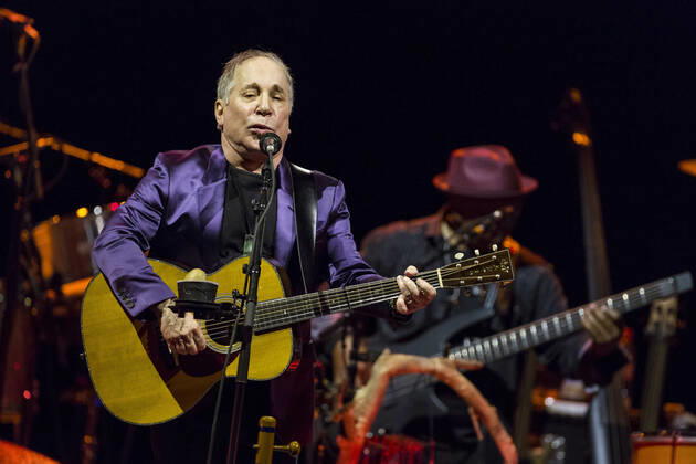 19 Konzert: Paul Simon live im Berliner Tempodrom am 20. Oktober 2016. Simon and Garfunkel, Folk, Rock, Pop, World Music, Folkrock, Musik Berlin Deutschland, Germany Copyright: xPOP-EYEx xBenxKriemannx 10057445_PaulSImon_4636