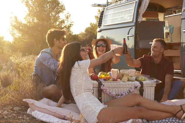 freundschaft,picknick,ausflug,lebensgefühl