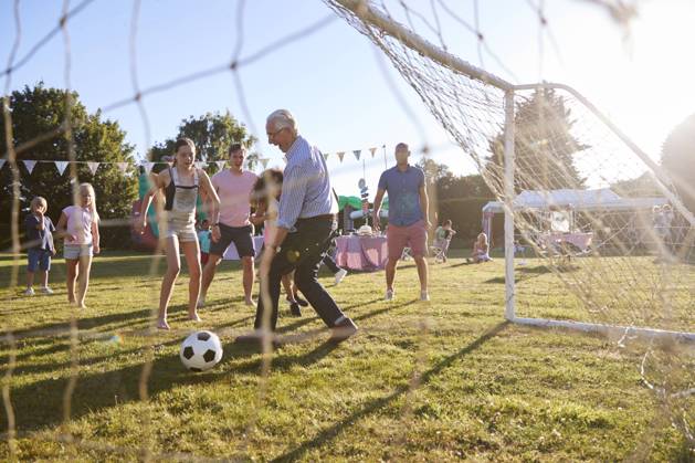 fußball,spielen,familienfeier