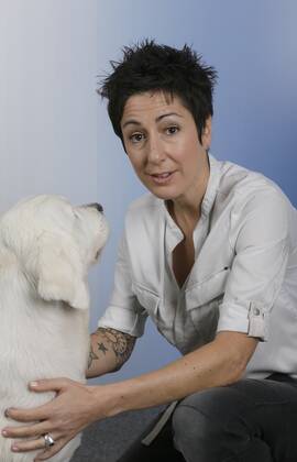 1101 Dunja Hayali (Morgenmagazin-Moderatorin beim ZDF) mit ihrem Hund Emma Riverboat beim MDR in Leipzig 290814 2014 Fototermin Leipzig Sachsen Germany Copyright: xPOP-EYE RalfxU.xHeinrichx 00338696_00338696