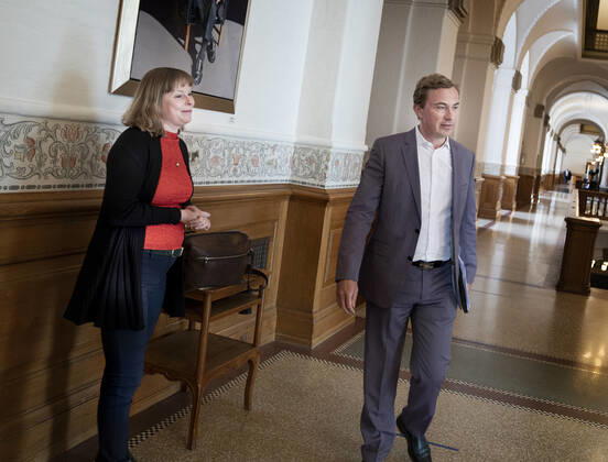 Kulturminister Joy Mogensen (S) er kaldt i aabent samraad om udbuddet af en ny digital public service-radiokanal paa Christiansborg, onsdag den 27. maj 2020. Ministeren skal blandt andet svare paa hvilke droeftelser om udbudsprocessen, der har vaeret internt i ministeriet og internt i regeringen, foer og efter udbuddet blev afgjort. Dansk Folkepartis Morten Messerschmidt ankomer til samraadet. , Copenhagen Denmark