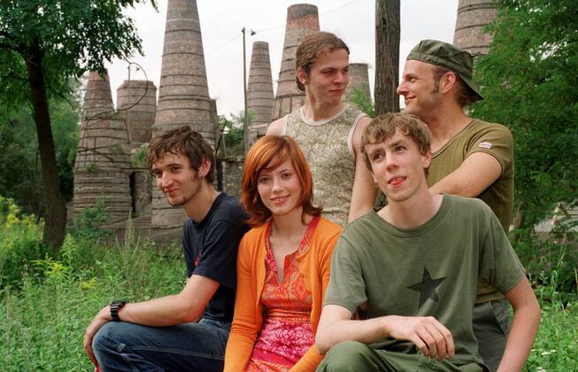 1 Portrait: Mia & Band, Sängerin Mieze aus Berlin, Berlinerin, Popsängerin, rote Haare, Mädchen, Pop, Dance, Musik, Kalköfen im Hintergrund, R±dersdorf Deutschland, Germany Copyright: xBRIGANI-ART HEINRICHx 00027889_00027889