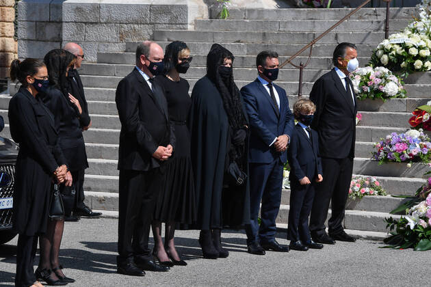 Bilder des Jahres 2020, Entertainment 06 Juni Entertainment Themen der Woche KW25 Obseques de la Baronne Elisabeth-Anne de Massy en la Cathedrale de Monaco. Funerals of Baroness Elisabeth-Anne de Massy in the Cathedral of Monaco 256649 2020-06-17 Prince Albert II (Monaco); Princesse Caroline (Monaco); Princesse Stéphanie (Monaco); Wittstock, Charlene (Princesse de Monaco)  Copyright: xL.Urmanx xStarfacex STAR_256649_048