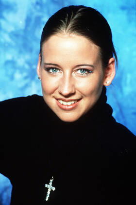 DIE RTL SOAP SHOW - WER GEWINNT DEN GZSZ SUPER CUP Deutsche Schauspielerin, Sängerin und Moderatorin ISABELL HERTEL in DIE RTL SOAP SHOW - WER GEWINNT DEN GZSZ SUPER CUP, Deutschland 1999. German actress, singer and presenter ISABELL HERTEL in DIE RTL SOAP SHOW - WER GEWINNT DEN GZSZ SUPER CUP, Germany 1999., Deutschland Copyright: kpa UnitedArchives55030216 EDITORIAL USE ONLY