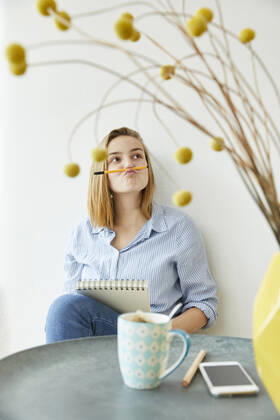 Creative Highlights Symbolfotos Portrait of young woman pulling funny face model released Symbolfoto property released FSF01085
