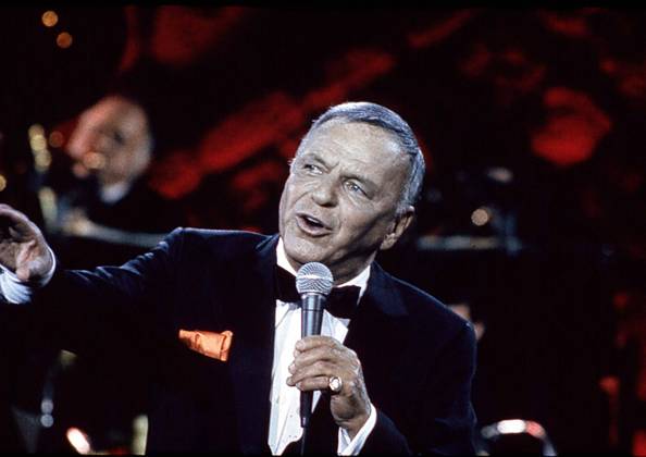 FRANK SINATRA. Strictly editorial use only in conjunction with the promotion of the film. Credit line mandatory. This image is copyright of the film company and is supplied under the terms of issue as film still. No commercial or book cover use permitted without prior consent from the film company. Mandatory credit line: Image courtesy Ronald Grant Archive Mary Evans