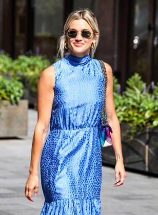 June 26, 2020, London, United Kingdom: Ashley Roberts seen departing the Global Radio Studios in London. London United Kingdom - ZUMAs197 20200626_zaa_s197_021 Copyright: xBrettxCovex