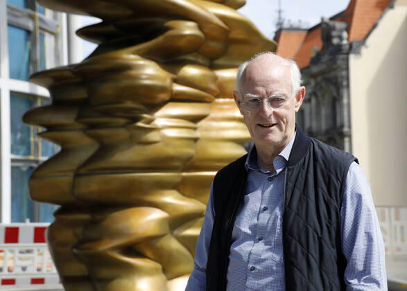 Bilder des Jahres 2020, Entertainment 06 Juni Entertainment Bilder des Tages Künstler Tony Cragg, Deutschland, Berlin, Marie-Elisabeth-Lüders-Haus, Terrasse Luisenstraße, Einweihung der Skulptur Werdendes von Tony Cragg, 30.06.2020