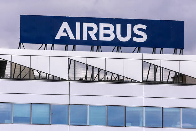 Elancourt, France July 2, 2020 - Illustration of the Airbus Defence And Space Aeronautical Industry Site. European aircraft manufacturer Airbus announced Tuesday that it will cut 15,000 jobs over the next year, as the airline industry faces unprecedented losses due to the COVID-19 pandemic AIRBUS, ECONOMIE, LOGO, GENERIQUE, ILLUSTRATION, AERONAUTIQUE, AVIATION, ENTREPRISE, LICENCIEMENTS, PLAN SOCIAL, CRISE ECONOMIQUE, YVELINES, CONSTRUCTEUR AERONAUTIQUE, AVIONS DE LIGNE, EMPLOI, CHOMAGE, INDUSTRIE FRANCAISE, GROUPE INDUSTRIEL, TRANSPORT AERIEN, CONJONCTURE, MULTINATIONALE, SUPPRESSIONS DE POSTES  Copyright: xVincentxIsorex