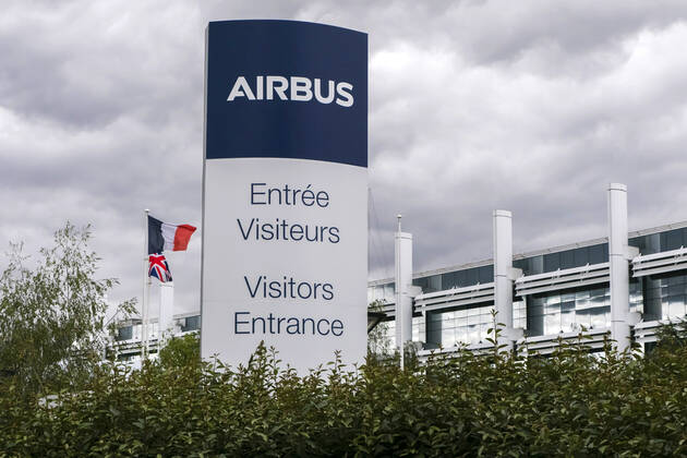 Elancourt, France July 2, 2020 - Illustration of the Airbus Defence And Space Aeronautical Industry Site. European aircraft manufacturer Airbus announced Tuesday that it will cut 15,000 jobs over the next year, as the airline industry faces unprecedented losses due to the COVID-19 pandemic AIRBUS, ECONOMIE, LOGO, GENERIQUE, ILLUSTRATION, AERONAUTIQUE, AVIATION, ENTREPRISE, LICENCIEMENTS, PLAN SOCIAL, CRISE ECONOMIQUE, YVELINES, CONSTRUCTEUR AERONAUTIQUE, AVIONS DE LIGNE, EMPLOI, CHOMAGE, INDUSTRIE FRANCAISE, GROUPE INDUSTRIEL, TRANSPORT AERIEN, CONJONCTURE, MULTINATIONALE, SUPPRESSIONS DE POSTES  Copyright: xVincentxIsorex