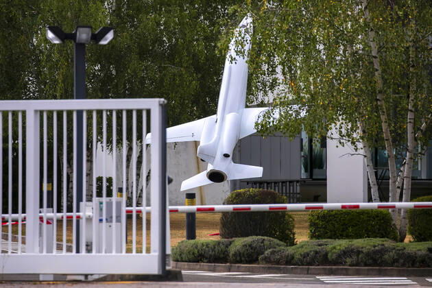 Elancourt, France July 2, 2020 - Illustration of the Airbus Defence And Space Aeronautical Industry Site. European aircraft manufacturer Airbus announced Tuesday that it will cut 15,000 jobs over the next year, as the airline industry faces unprecedented losses due to the COVID-19 pandemic AIRBUS, ECONOMIE, LOGO, GENERIQUE, ILLUSTRATION, AERONAUTIQUE, AVIATION, ENTREPRISE, LICENCIEMENTS, PLAN SOCIAL, CRISE ECONOMIQUE, YVELINES, CONSTRUCTEUR AERONAUTIQUE, AVIONS DE LIGNE, EMPLOI, CHOMAGE, INDUSTRIE FRANCAISE, GROUPE INDUSTRIEL, TRANSPORT AERIEN, CONJONCTURE, MULTINATIONALE, SUPPRESSIONS DE POSTES  Copyright: xVincentxIsorex