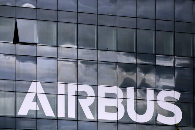 Elancourt, France July 2, 2020 - Illustration of the Airbus Defence And Space Aeronautical Industry Site. European aircraft manufacturer Airbus announced Tuesday that it will cut 15,000 jobs over the next year, as the airline industry faces unprecedented losses due to the COVID-19 pandemic AIRBUS, ECONOMIE, LOGO, GENERIQUE, ILLUSTRATION, AERONAUTIQUE, AVIATION, ENTREPRISE, LICENCIEMENTS, PLAN SOCIAL, CRISE ECONOMIQUE, YVELINES, CONSTRUCTEUR AERONAUTIQUE, AVIONS DE LIGNE, EMPLOI, CHOMAGE, INDUSTRIE FRANCAISE, GROUPE INDUSTRIEL, TRANSPORT AERIEN, CONJONCTURE, MULTINATIONALE, SUPPRESSIONS DE POSTES  Copyright: xVincentxIsorex