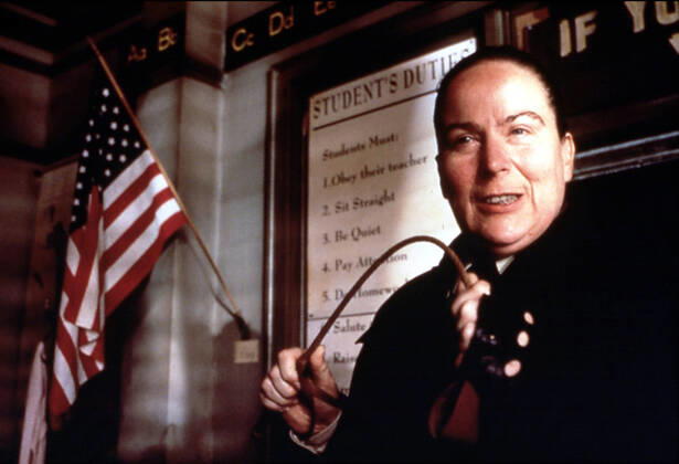 MATILDA PAM FERRIS Date: 1996. Strictly editorial use only in conjunction with the promotion of the film. Credit line mandatory. This image is copyright of the film company and is supplied under the terms of issue as film still. No commercial or book cover use permitted without prior consent from the film company. Mandatory credit line: Image courtesy Ronald Grant Archive Mary Evans
