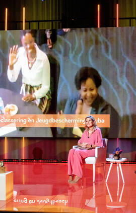 09-07-2020 Hilversum Queen Máxima during the presentation of the online announcement with this year s ceremony is Buddies Are You Together (Maatjes ben je Samen) of the winners of the Apples of Orange of the Orange Fund at Studio 47 in Hilversum. Three congratulatory teams handed out the prizes to the winners on location. Winners were Villa Pinedo from Amsterdam, Bedrijf & Samenleving from Haarlem and SOVEE from Amersfoort Due to the measures concerning the corona virus, the traditional presentation could not take place. The prizes are awarded to three initiatives that link volunteers for a longer period of time to people who can use extra help. The prize consists of a bronze statue and a sum of 15,000 euros.  Copyright: xx