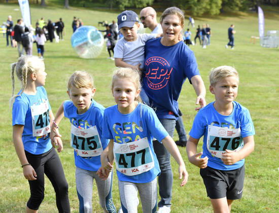 Prinsessan Estelle, kronprinsessan Victoria, prins Oscar Prins Daniels lopp och Pep-dagen, Hagaparken, Stockholm, 2019-09-08 (c) Karin Törnblom TT Kod 2377 Stockholm Sverige x2377x Copyright: xKarinxTörnblom TTx Prins Daniels lopp och Pep-dagen 2019