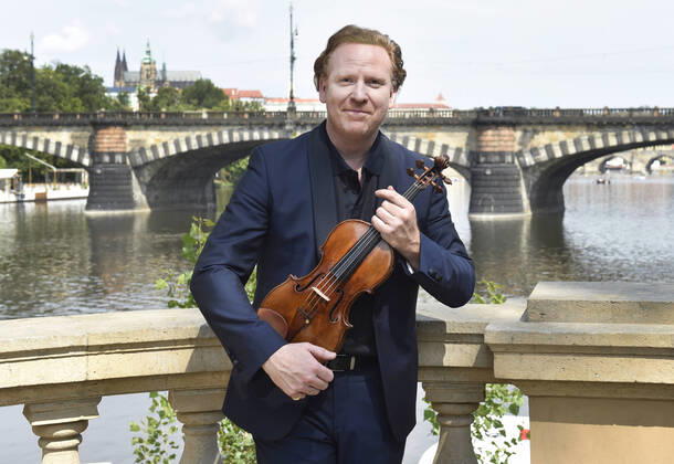 Bilder des Jahres 2020, Entertainment 07 Juli Entertainment Themen der Woche KW30 Entertainment Bilder des Tages British-Irish violinist Daniel Hope gives a press conference to present September concert Hope for Prague Prague Sounds Again on Vltava River, within Strings of Autumn festival, in Zofin Palace, Slovansky ostrov, Prague, Czech Republic, on Monday, July 20, 2020. (CTKxPhoto MichaelaxRihova) CTKPhotoP202007200327001 mir